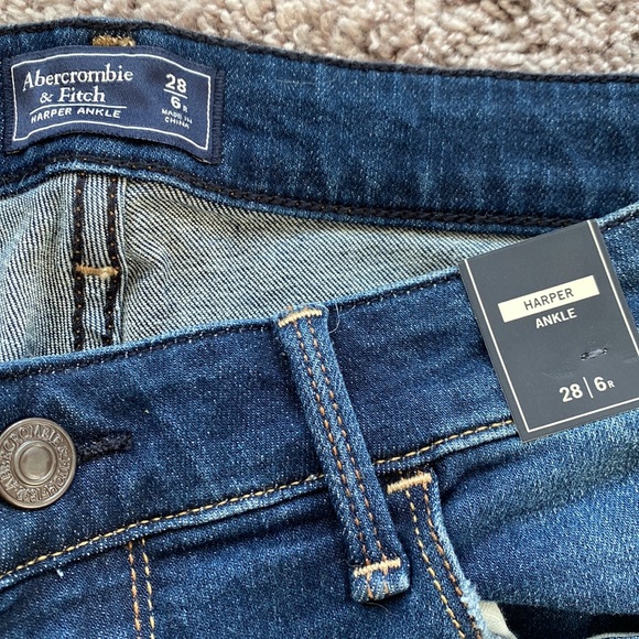A&F skinny jeans with tags - Picture 5 of 6